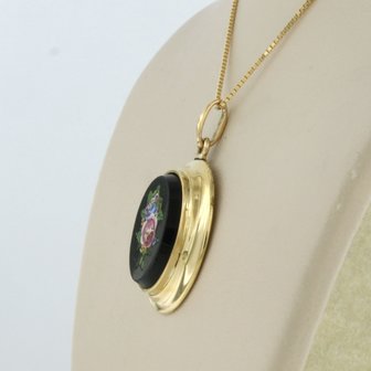 18k gouden collier met hanger met onyx en micro mozaiek in een vorm van een bloem
