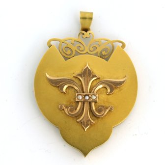 18 kt yellow gold medallion pendant set with pearls - dim. 5.3cm x 3.6cm