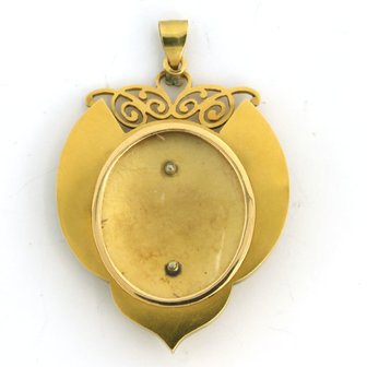 18 kt yellow gold medallion pendant set with pearls - dim. 5.3cm x 3.6cm