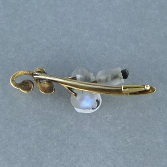 18 kt yellow gold brooch set with rock crystal and Bolshevik cut diamond