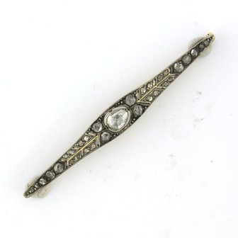 Gold and silver brooch set with rose cut diamonds. 0.60ct