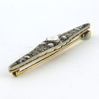Gold and silver brooch set with rose cut diamonds. 0.60ct