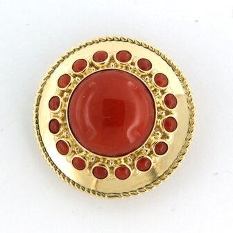 14 kt yellow gold brooch set with coral