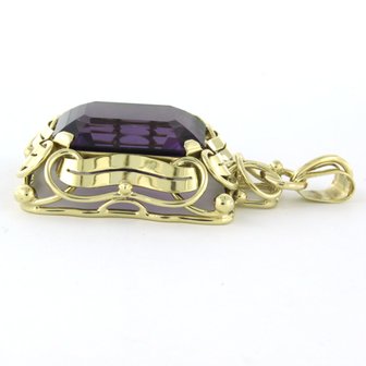 14 kt yellow gold pendant with amethyst