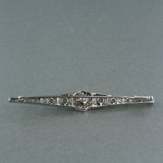 14k white gold brooch with pearl and diamond 0.70 ct