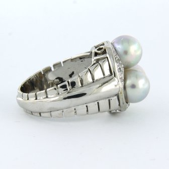 18 kt white gold ring set with pearl and Bolshevik cut diamond tot. 0.23ct