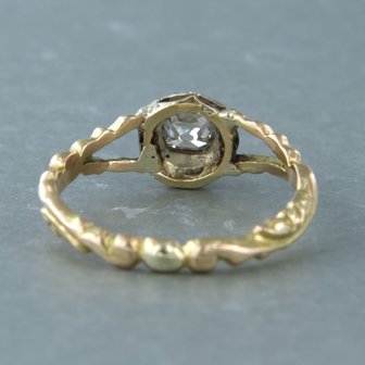 14 kt yellow gold ring with Z2 silver head set with Bolshevik cut diamond tot. 0.35ct