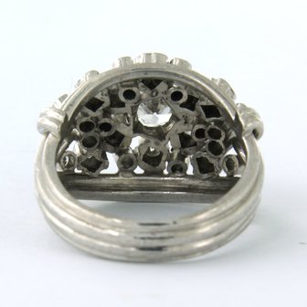 950Pt platinum entourage ring set with brilliant and single cut diamond tot. 0.64ct