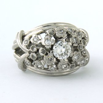 950Pt platinum entourage ring set with brilliant and single cut diamond tot. 0.64ct