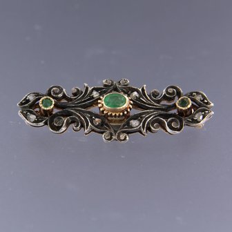 18k gold with Z1 silver brooch with emerald and diamond