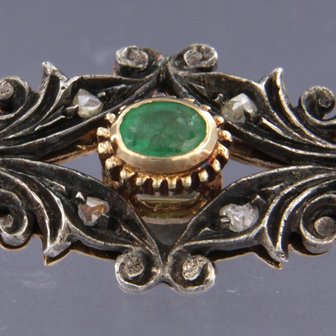 18k gold with Z1 silver brooch with emerald and diamond