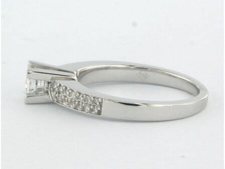 18k wit gouden ring bezet met briljant geslepen diamant tot. 0,40ct