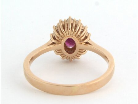 18 kt rose gold ring with ruby ​​1.05 ct and brilliant cut diamond 0.26 ct