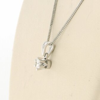 14 kt white gold necklace with solitair pendant with diamond 0.10 ct