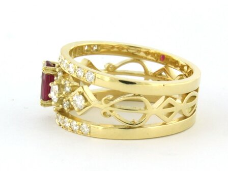 18 kt yellow gold ring with central ruby and brilliant cut diamond 0.80 ct