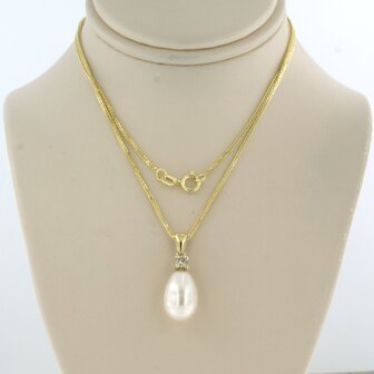 14 kt red gold necklace with pendant with pearl and diamond 0.10 ct