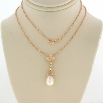 14k ros&eacute; gouden collier met hanger met parel en diamant 0.20 ct