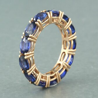 18 kt red gold eternity ring set with sapphire 6.30 ct