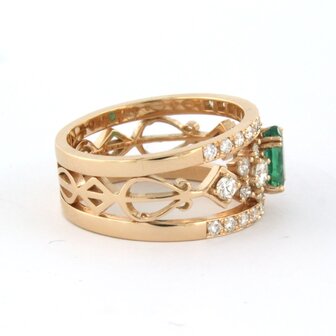 18k ros&eacute; goud band ring met centraal smaragd en briljant geslepen diamant 0.82ct