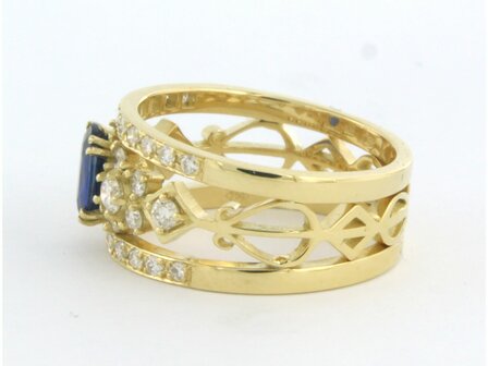 18 kt yellow gold ring with central sapphire and brilliant cut diamond 0.78 ct