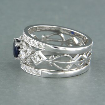 14 kt white gold ring with central sapphire and brilliant cut diamond 0.70 ct