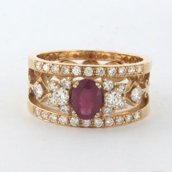 18k ros&eacute; goud band ring met centraal robijn en briljant geslepen diamant 0.82ct