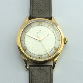 Omega Bumper Automatic Bumper 18k yellow gold case | ref 2421