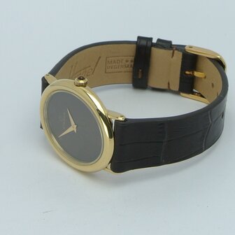 Eterna Ellipse | 18k yellow gold case