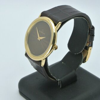 Eterna Ellipse | 18k yellow gold case