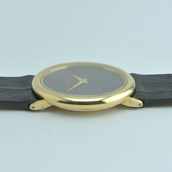 Eterna Ellipse | 18k yellow gold case