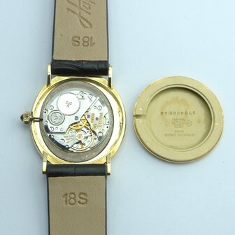 Eterna Ellipse | 18k yellow gold case