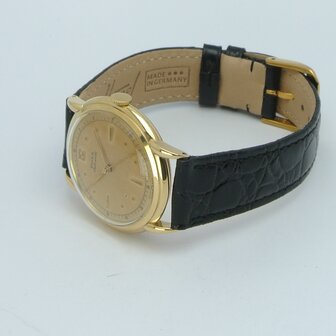 Doxa Automatic | 18k gold case