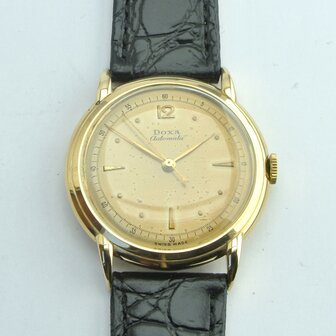 Doxa Automatic | 18k gold case