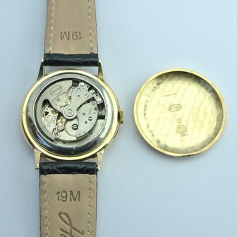 Doxa Automatic | 18k gold case