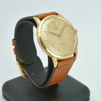Omega Classic Vintage Automatic ref 2617 18k yellow gold case
