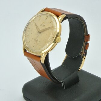 Omega Classic Vintage Automatic ref 2617 18k yellow gold case