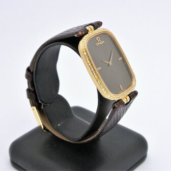 Omega 18k gold case with diamonds ref 1365