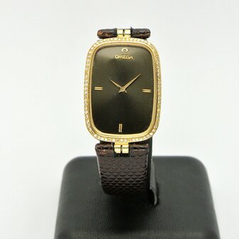 Omega 18k gold case with diamonds ref 1365
