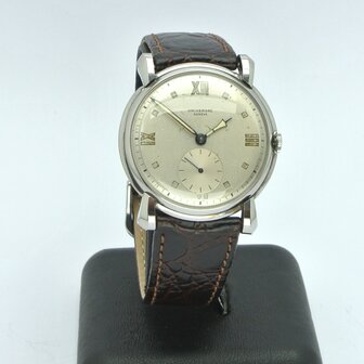 Universal Gen&egrave;ve Vintage 1942 | Cal 262