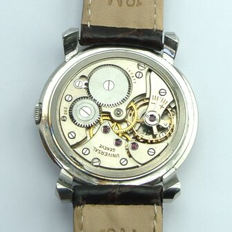 Universal Gen&egrave;ve Vintage 1942 | Cal 262