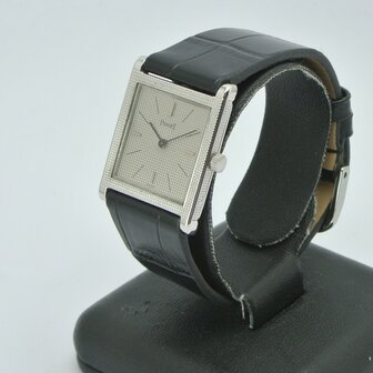Piaget Tank 23mm x 29mm ref 931 A4