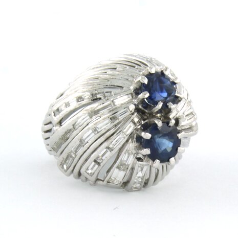 14k white gold cocktail ring with sapphire and diamant tot. 0,50ct - F/G - VS/SI - size 14 (44)44)