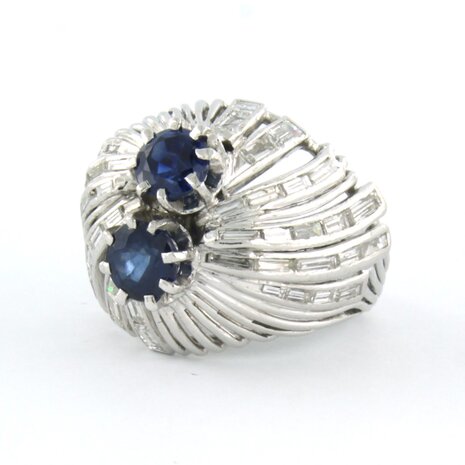 14k white gold cocktail ring with sapphire and diamant tot. 0,50ct - F/G - VS/SI - size 14 (44)44)