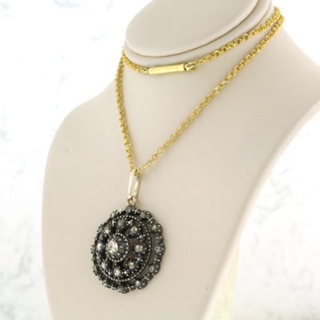 14 kt gold necklace with a gold/silver entourage pendant set with rose diamonds