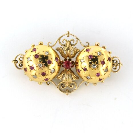 14 kt yellow gold brooch set with ruby ​​and diamond in total approx. 0.03 ct