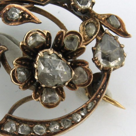 14k yellow gold brooch set with rose diamonds tot. 0.80ct