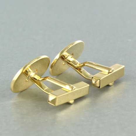 18k yellow gold cufflinks set with diamonds