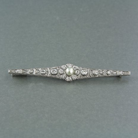 14k white gold brooch with pearl and diamond 0.70 ct