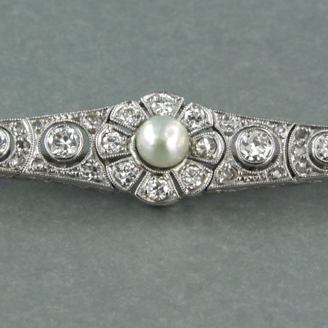 14k white gold brooch with pearl and diamond 0.70 ct