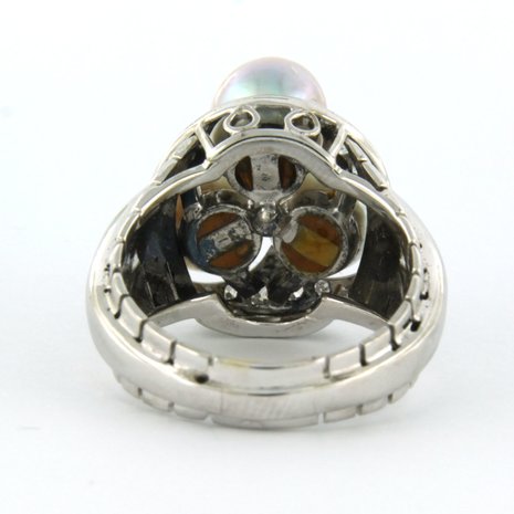 18 kt white gold ring set with pearl and Bolshevik cut diamond tot. 0.23ct